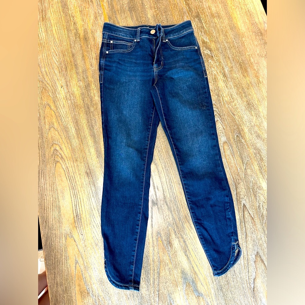 Maurice- Cropped-Tapered Cuff Dark Denim Jeans